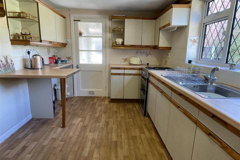 36 Elizabeth Avenue, Wolverhampton, WV4 5BA
