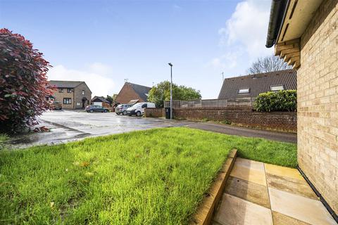 18 Keating Close, Lawford, Manningtree, CO11 2HF