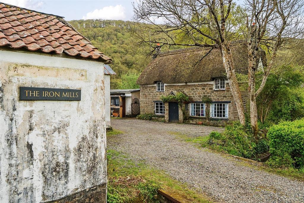 The Iron Mills, Dunsford, Exeter 3 bed detached house for sale £450,000