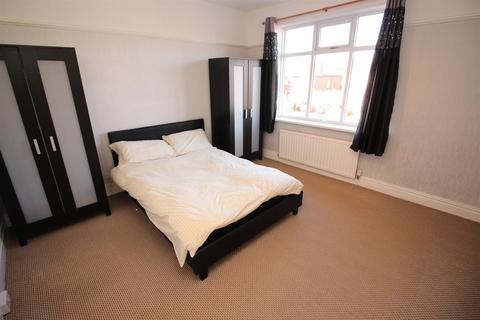 2 bedroom property for sale, Benton Road, High Heaton, Newcastle Upon Tyne