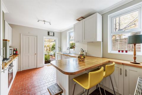 23 Hessel Road, London, W13 9ER