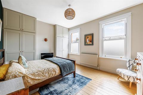 23 Hessel Road, London, W13 9ER