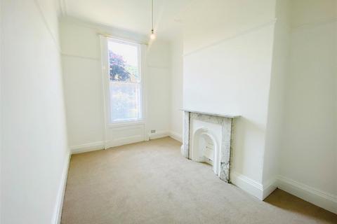 2 bedroom flat for sale, Westbourne Road, Scarborough