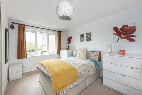 2 bedroom flat for sale, Douglas Road, Harpenden