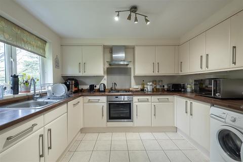 2 bedroom flat for sale, Douglas Road, Harpenden