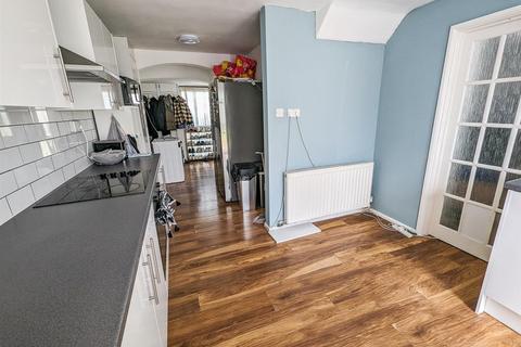 98 Beanfield Avenue, Corby, NN18 0AY
