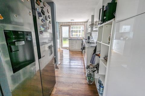 98 Beanfield Avenue, Corby, NN18 0AY