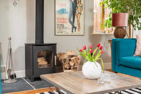 Foxholes Westfields, Whiteleaf, Princes Risborough, HP27 0LH
