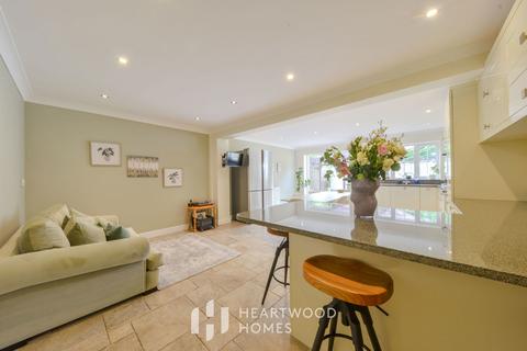 1 Swans Close, St Albans, AL4 0TL