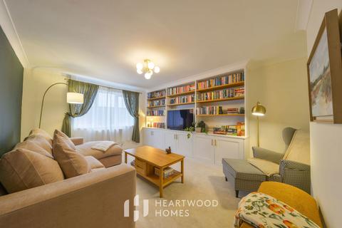1 Swans Close, St Albans, AL4 0TL