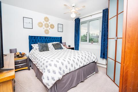 16 Haltonlea, Wilnecote, Tamworth, B77 4BN