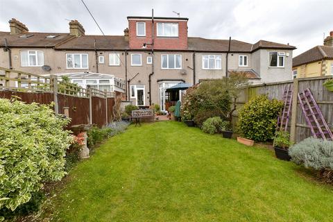 4 bedroom terraced house for sale, Havering Gardens, Chadwell Heath, Essex