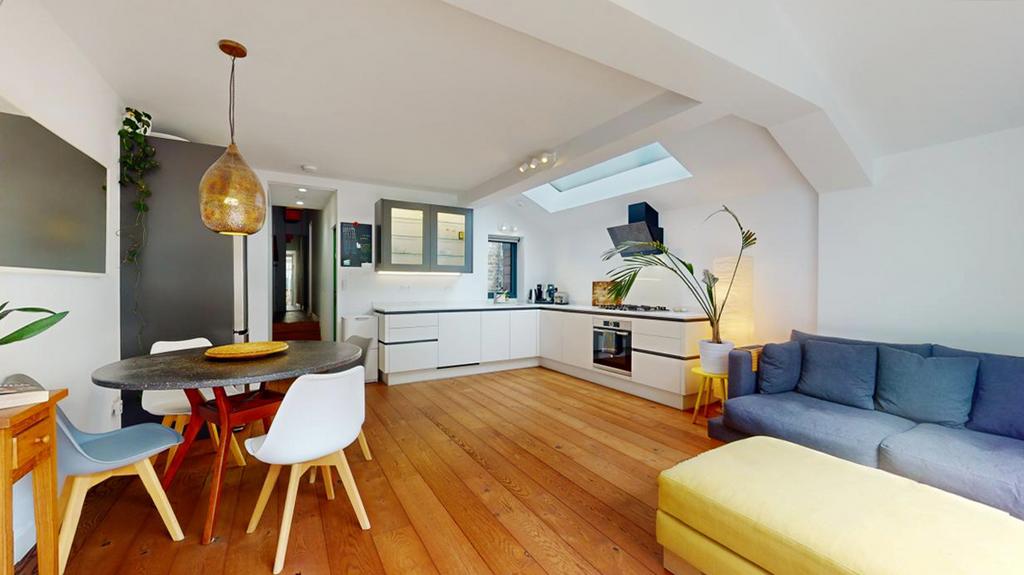 Kitchen / Living