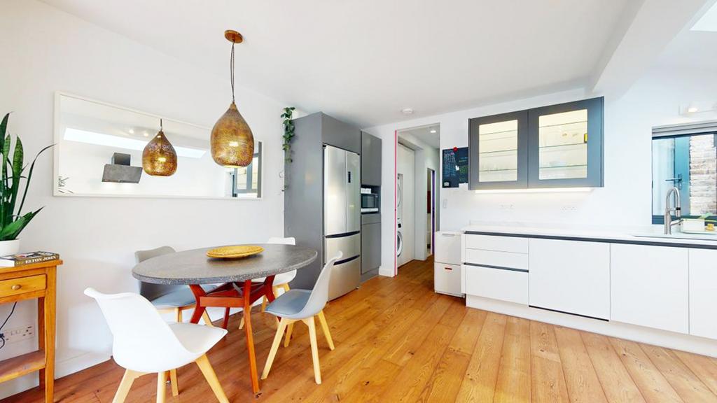 Kitchen / Dining