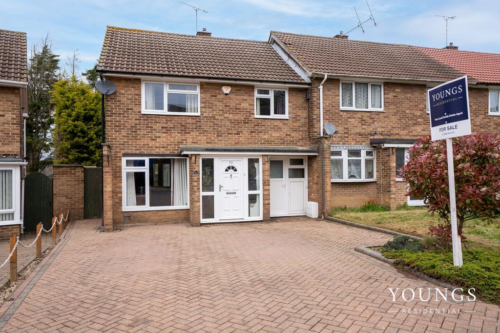Claydon Crescent, Basildon, SS14 3 bed semidetached house for sale £
