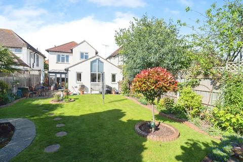 3 bedroom detached house for sale, Earls Hall Avenue, Southend-on-sea, SS2