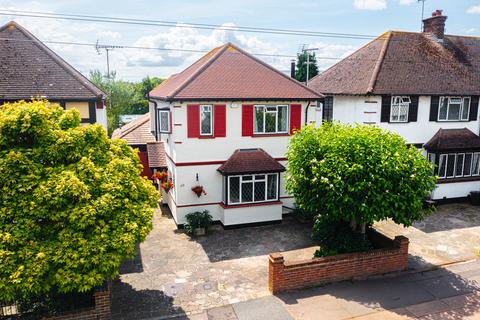 3 bedroom detached house for sale, Earls Hall Avenue, Southend-on-sea, SS2