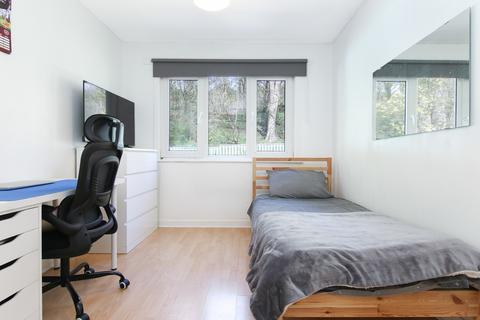 39 Buckstone Crescent, Edinburgh, EH10 6PP