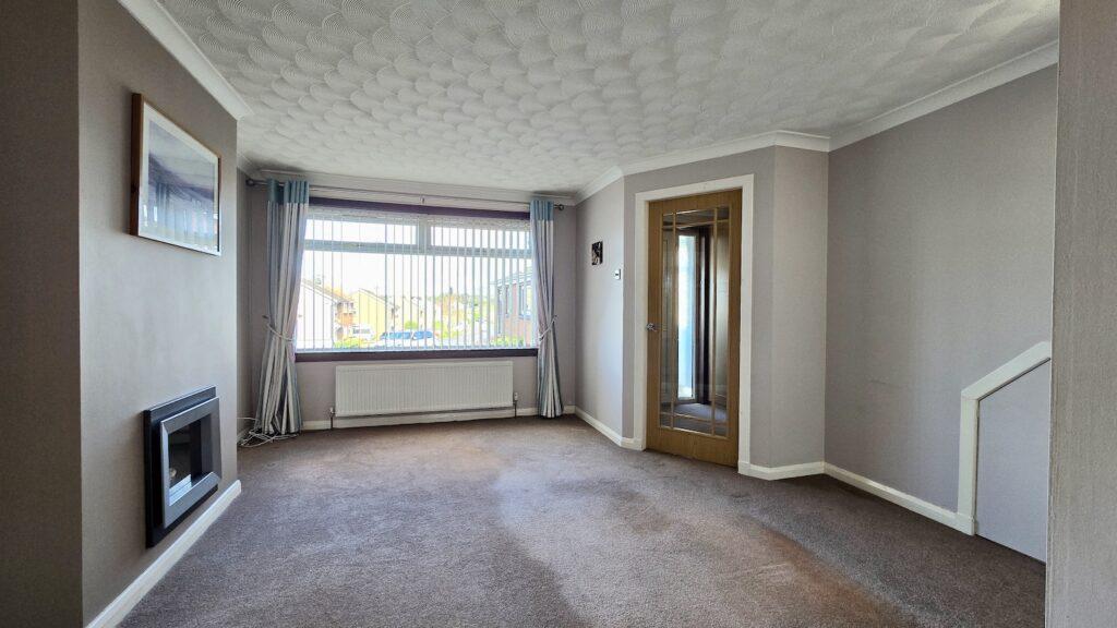 Meadowburn G64 3EZ 3 bed semidetached house for sale £