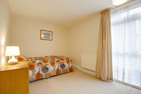 2 bedroom flat to rent, Gordon Road, London N3