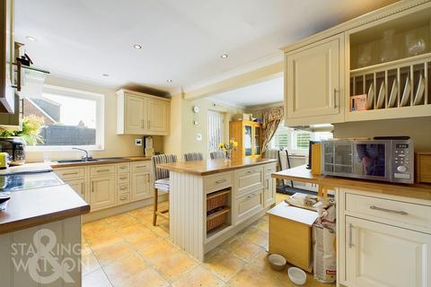 4 bedroom chalet for sale, Mill Close, Salhouse, Norwich