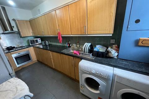 5 bedroom end of terrace house to rent, Blagden Street, Sheffield S2