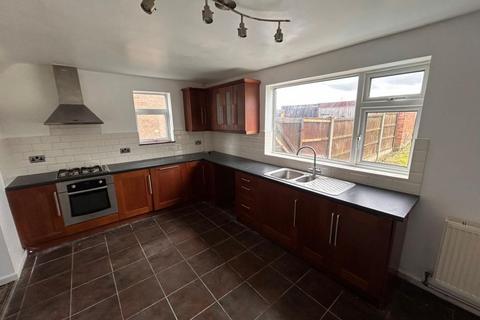 3 bedroom semi-detached house for sale, Egmanton Road, Mansfield, NG20