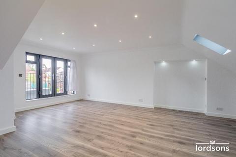 4 bedroom detached bungalow for sale, Rayleigh Road, Leigh-on-Sea, SS9 5XL