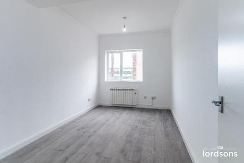 Studio to rent, 105A West Road, Shoeburyness, Southend-on-Sea, Essex, SS3 9DT