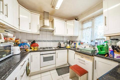 3 bedroom apartment for sale, Mortimer Crescent, London, NW6