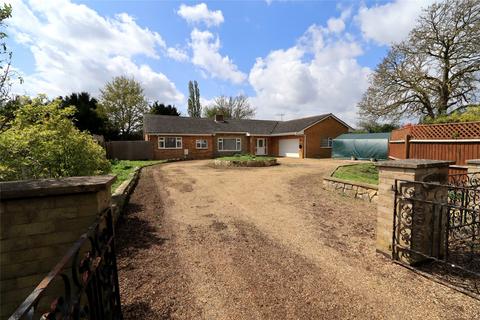 4 bedroom bungalow for sale, Newton Road, Rushden, Northamptonshire, NN10