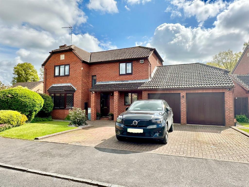 Greville Road, Alcester 4 bed detached house for sale £600,000