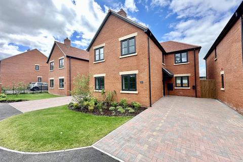 undefined, Over Old Road, Hartpury GL19