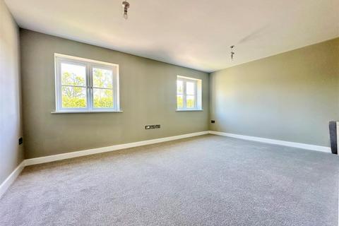 undefined, Over Old Road, Hartpury GL19