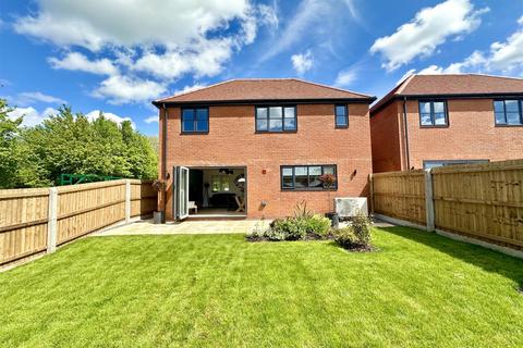undefined, Over Old Road, Hartpury GL19