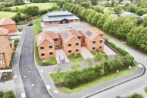 undefined, Over Old Road, Hartpury GL19