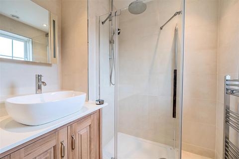 3 Arlott Close, Eversley, Hook, RG27 0RT