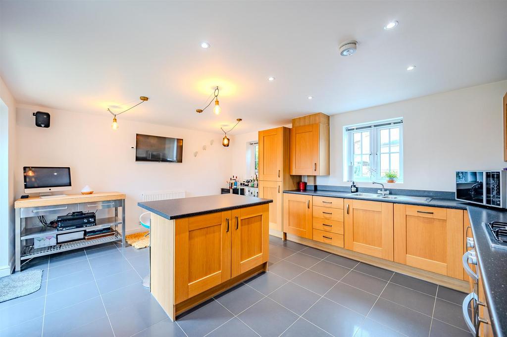 Kitchen/Breakfast Room