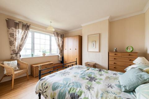 67 Henderson Drive, Dartford, DA1 5LF