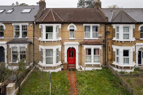 20 Forest Drive East, London, E11 1JY
