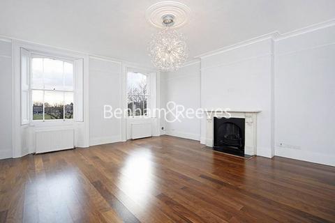 3 bedroom apartment to rent, The Green, Richmond TW9