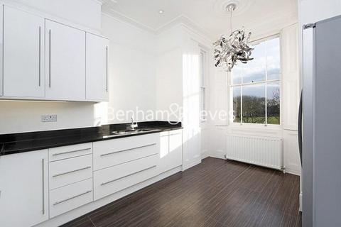 3 bedroom apartment to rent, The Green, Richmond TW9