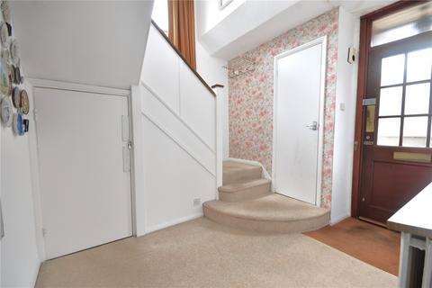 35 Vicarage Lane, Horley, RH6 8AR