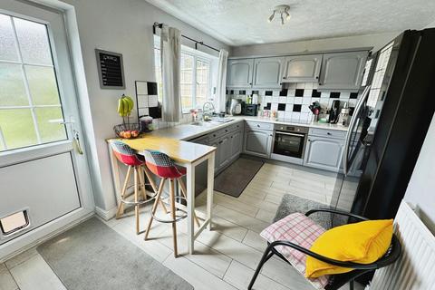 24 Adamson Drive, Horsehay, Telford, TF4 3UJ