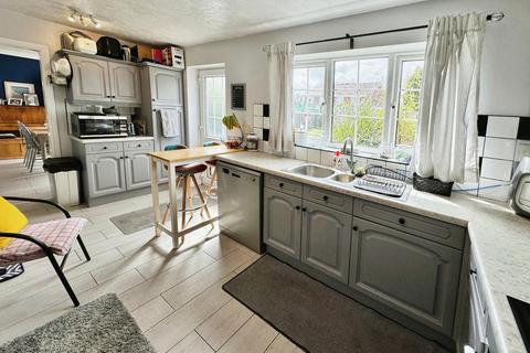 24 Adamson Drive, Horsehay, Telford, TF4 3UJ