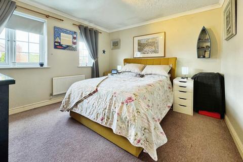 24 Adamson Drive, Horsehay, Telford, TF4 3UJ