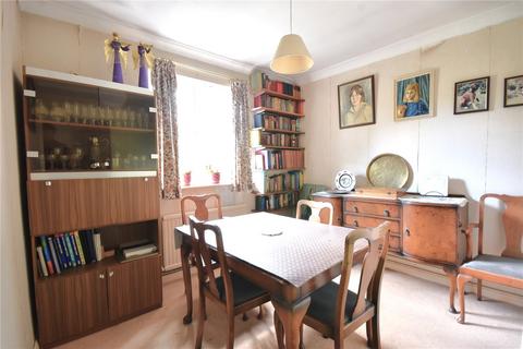 14 Tudor Close, Smallfield, Horley, RH6 9NH