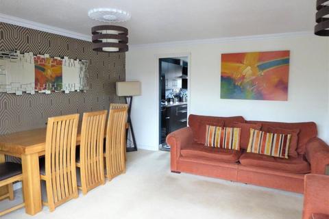 2 bedroom flat to rent, Riverview Gardens, Glasgow, G5