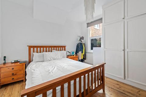 2 bedroom flat for sale, St Albans Avenue, Chiswick W4