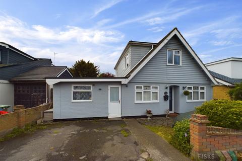 4 bedroom detached house for sale, Bay Close, Canvey Island, SS8